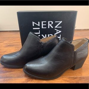NEW Naturalizer Zarie Black Leather Ankle Booties